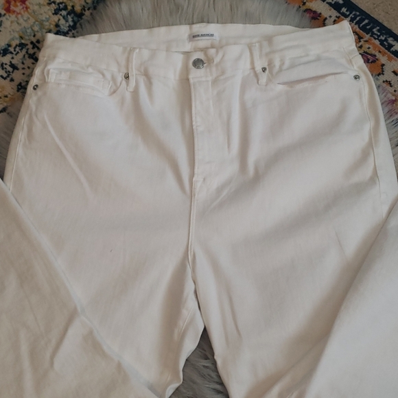 SALE!! Good American Good Legs Crop NWOT!! - Picture 8 of 14